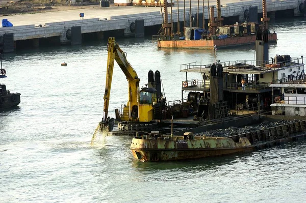 Dredger and spoil barge — Stock Photo, Image