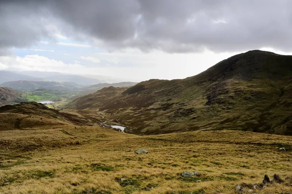 Wetside Edge and Valley — Free Stock Photo