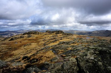 güneş ışığı fells üzerinde