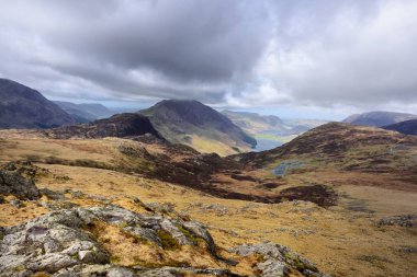 güneş ışığı fells üzerinde
