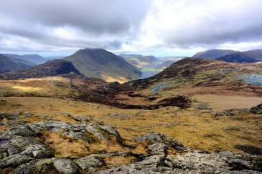 güneş ışığı fells üzerinde