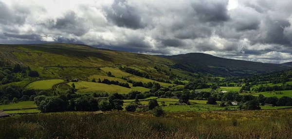 Whernside i Zielona Dolina — Zdjęcie stockowe