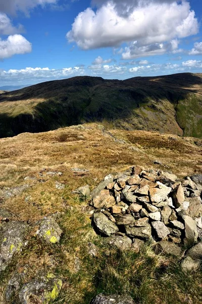 Cairn op Tarn Crag — Stockfoto