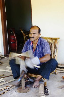 Hindistan'da bambu bükme ustası 