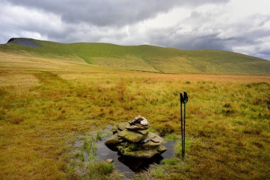 Polonyalılar ve cairn Mungrisdale ortak üzerinde yürüme