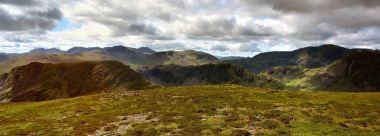 Gölgeler ve fells üzerinde güneş