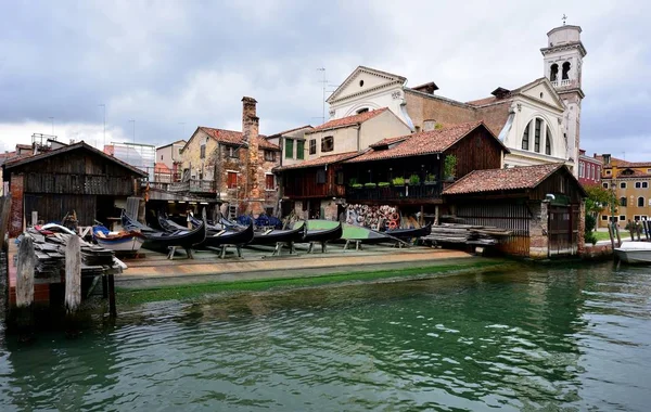Boatyard in Venice, Italy — Stock Photo, Image