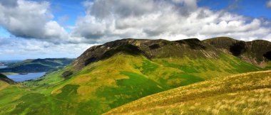 Gölgeler Buttermere Fells üzerinde