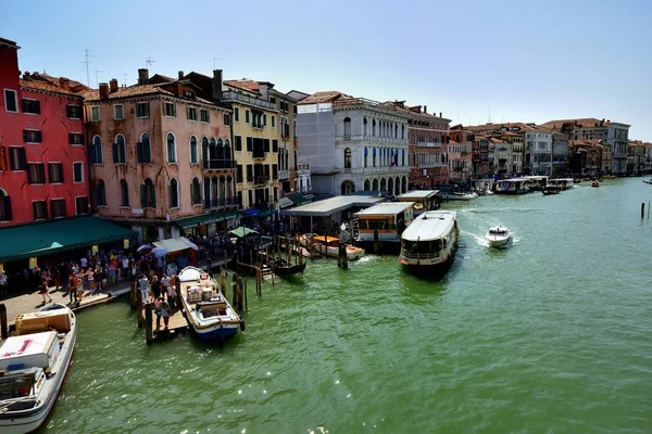 Toursits on the Grand Canal — Stock Photo, Image