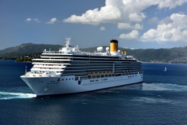 Costa Deliziosa maneuvering in Corfu