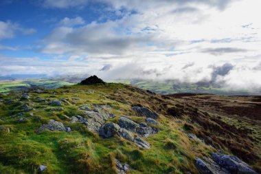 Bassenthwaite Vadisi üzerinden düşük bulutlar