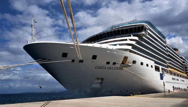 Costa Deliziosa alongside in Corfu — Stock Photo, Image