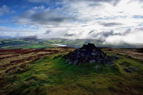 Nubes bajas sobre el valle de Bassenthwaite — Foto de Stock