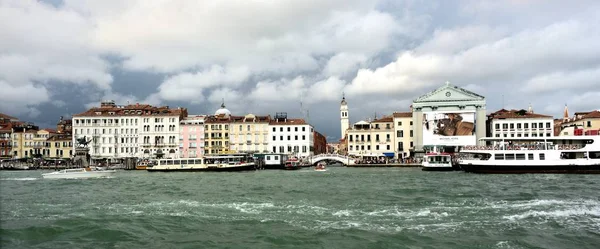 Toursit Deniz Araçları Venedik Talya Eylül 2017 — Stok fotoğraf