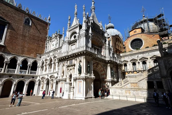 Toursit Alla Scoperta Palazzo Ducale Venezia Settembre 2017 — Foto Stock