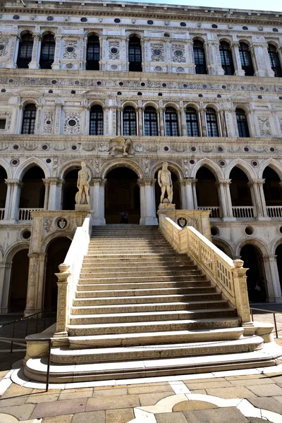 Velké Schodišti Dóžecí Palác Benátkách Září 2017 — Stock fotografie