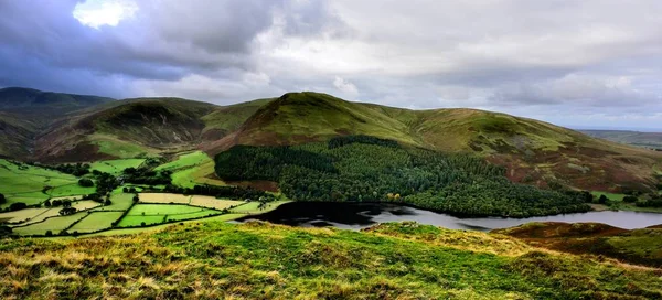 Низький впав над Loweswater — стокове фото