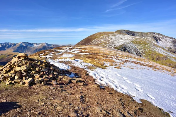 Scar Crags over the zig-zag path to Sail — Stock Photo, Image