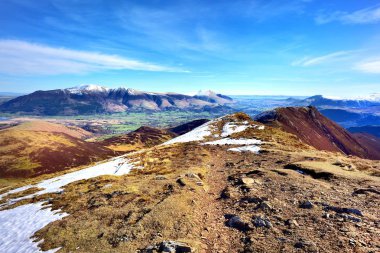 Yara Crags ve Causey Pike bakan
