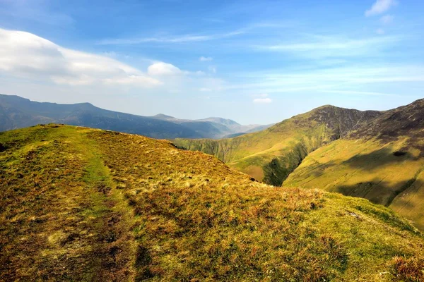 Buttermere 떨어진에 노트 Rigg에 걸쳐 — 스톡 사진