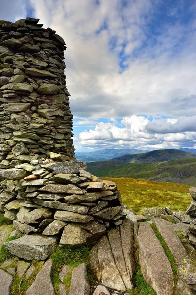 Cairn de piedra en Thornthwaite Crag — Foto de Stock