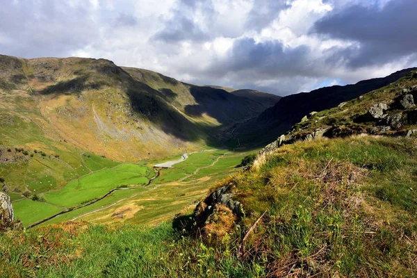 Umbre pe valea Longsleddale — Fotografie, imagine de stoc