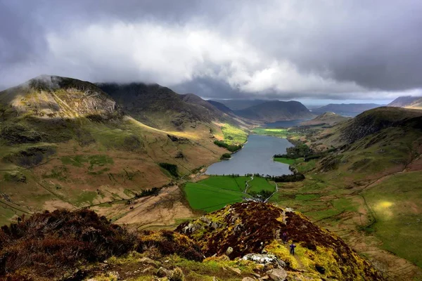 Oltre Fleethwith Edge a Buttermere — Foto Stock