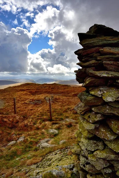 Harrop Pike marker cairn — Stockfoto