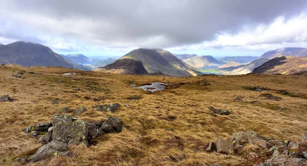 Pillar ve Buttermere Fells düşük bulut — Stok fotoğraf