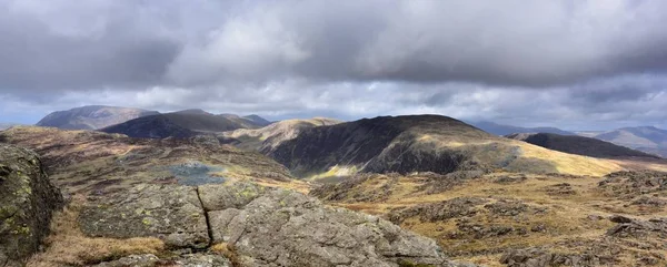 Niskie chmury nad Eastern Fells — Zdjęcie stockowe