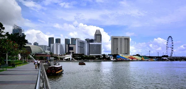 O horizonte moderno de Singapura — Fotografia de Stock