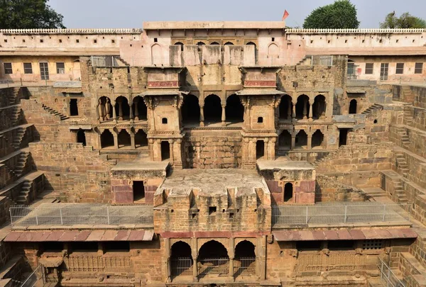 Soleil du palais du Chand Baori — Photo