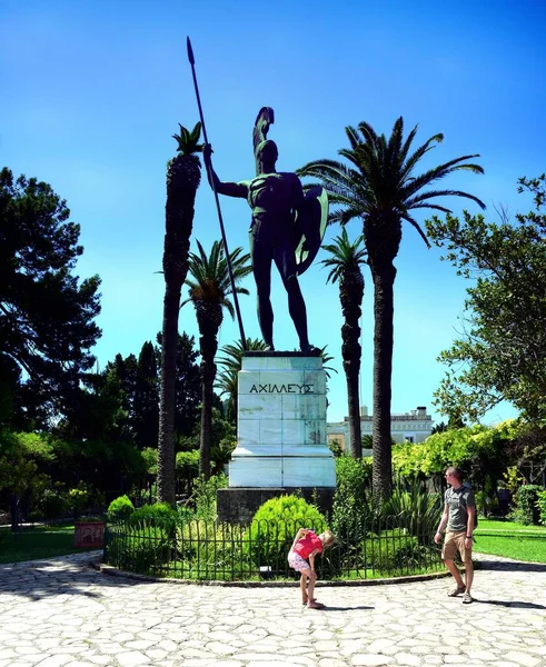 Visitantes al muesum de Achilleion —  Fotos de Stock