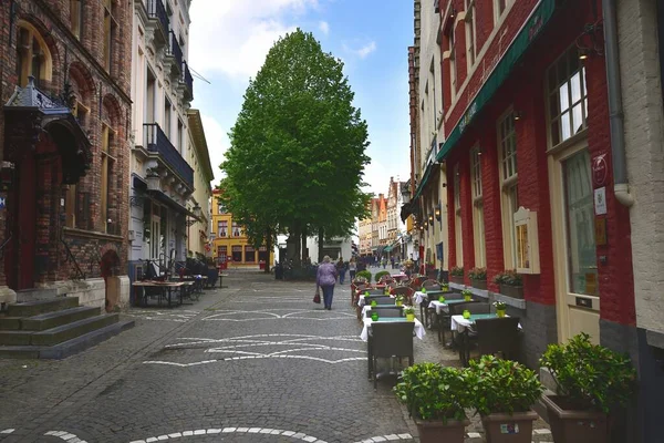 Bruges Belgium 29Th April Tourist Walking Empty Restaurants — Stock Photo, Image