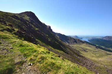 Çan kulesi ve tepesi Ennerdale 'e kadar