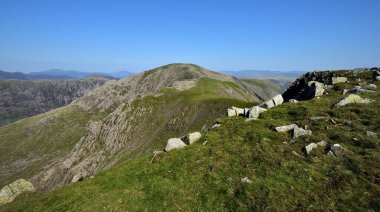 Sütun ve Scoat tepesi düştü.