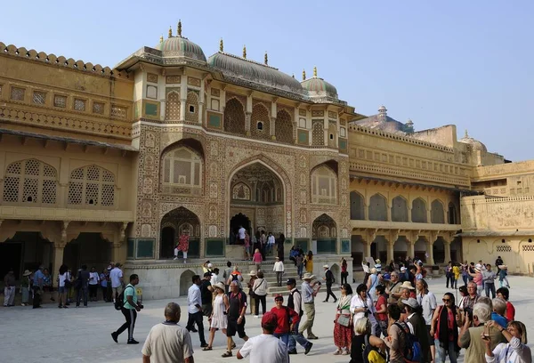 Jaipur Índia Novembro 2019 Turistas Desfrutam Explorar Forte Amber — Fotografia de Stock