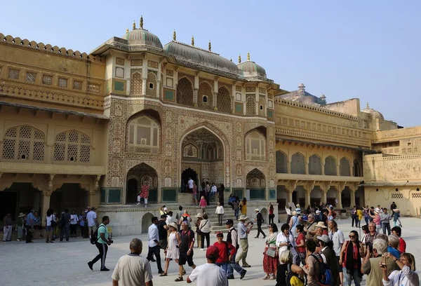 Jaipur India November 2019 Toeristen Genieten Van Het Amber Fort — Stockfoto