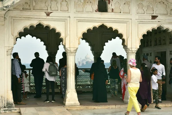 Agra Fort Índia Novembro 2019 Turistas Que Visitam Taj Mahal — Fotografia de Stock