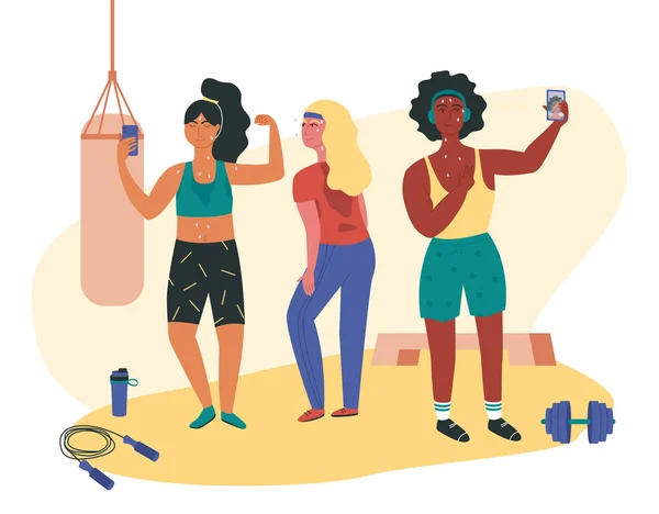 Três mulheres fazendo check-ins de selfie suados durante a sessão de ginástica. Meninas asiáticas, negras e brancas trabalhando na aula de fitness com corda de salto, haltere, saco de perfuração, plataforma. Treinamento funcional . —  Vetores de Stock