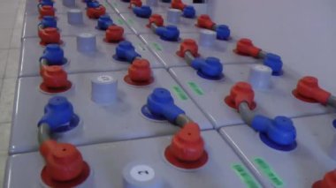 Pil, sunucu odası üzerinde büyük güç ünitesi.