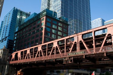 Chicago, Il: 9 Haziran 2012: eski metal köprü Nehri 