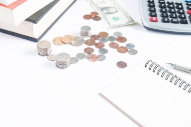 Para kavramı, para sikke, dolar, hesap makinesi ve Not kaydetme