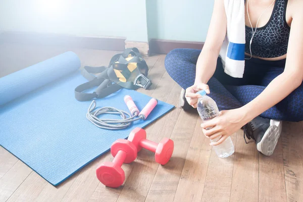 Aktive Frau in sportlicher Fitness, gesundes Lebensstilkonzept — Stockfoto