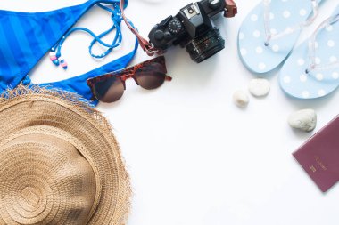 Beyaz ba izole Beach yaz seyahat kavramı kopya alanı ile