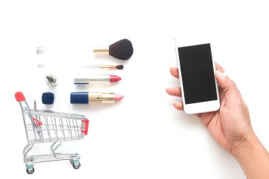 Kozmetik ve alışveriş sepeti ile kadın el cep telefonu, Online alışveriş, 