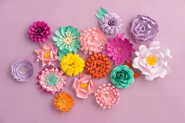 El yapımı kağıt çiçekler — Stok fotoğraf