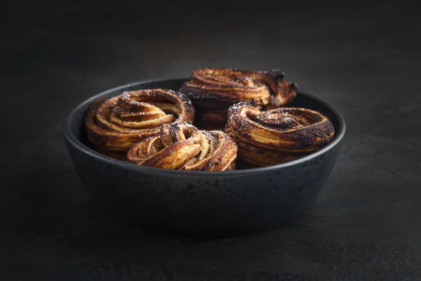 Čerstvé pečené cruffins — Stock fotografie