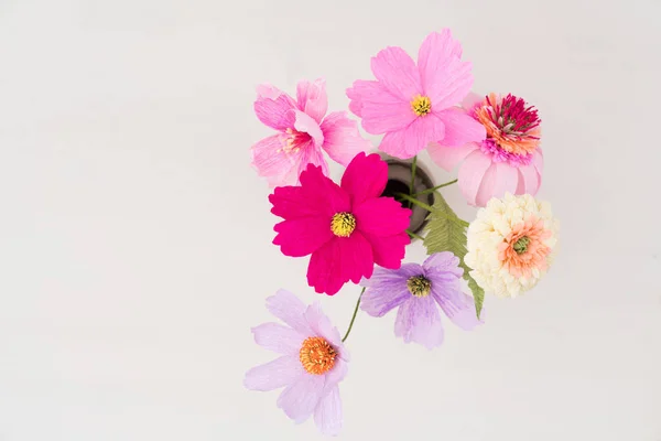 Crepe paper flower bouquet — Stock Photo, Image
