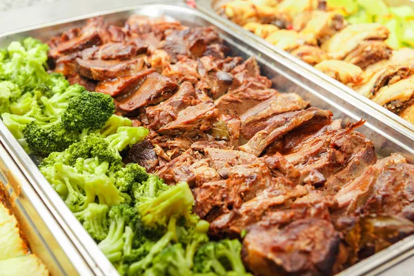 Mâncare bufet self-service prânz sau cină — Fotografie, imagine de stoc